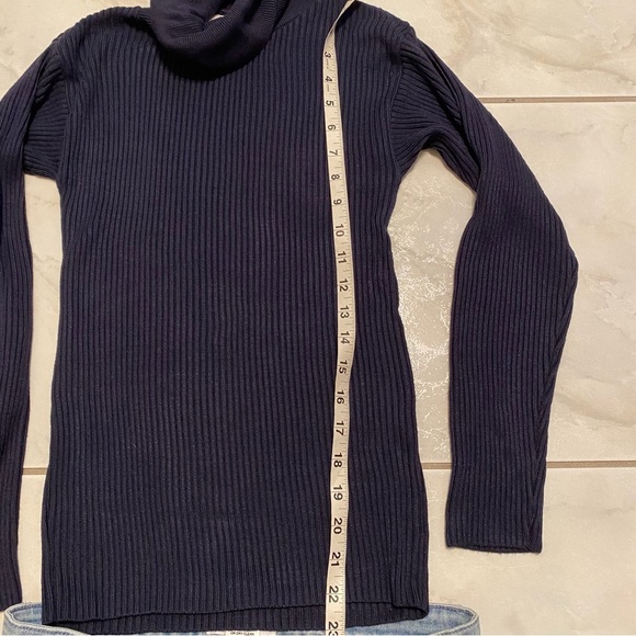 - 525 Made in America Only at Bloomingdale’s sweater size S - Picture 3 of 6